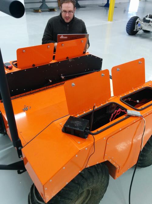 舵机并联电流不足怎么办_并联舵机原理图_舵机可以并联吗